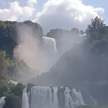 לינה וארוחת בוקר Dolce Farnetta En-suite Spa & Yoga 3*