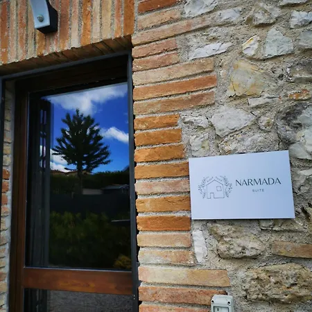 לינה וארוחת בוקר Dolce Farnetta En-suite Spa & Yoga 3*