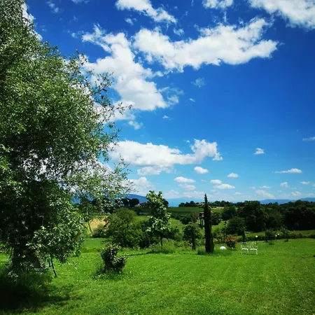 Dolce Farnetta En-suite Spa & Yoga B&B