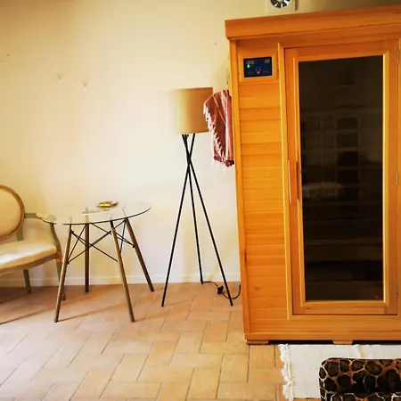 Dolce Farnetta En-suite & Yoga 3* Montecastrilli