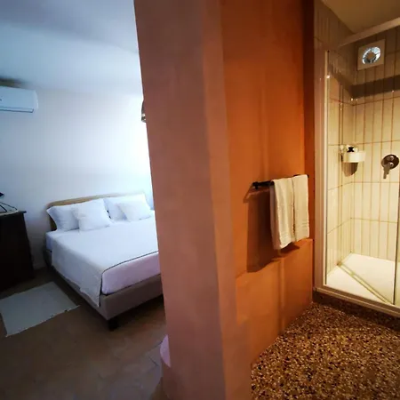 Dolce Farnetta En-suite & Yoga 3* Montecastrilli